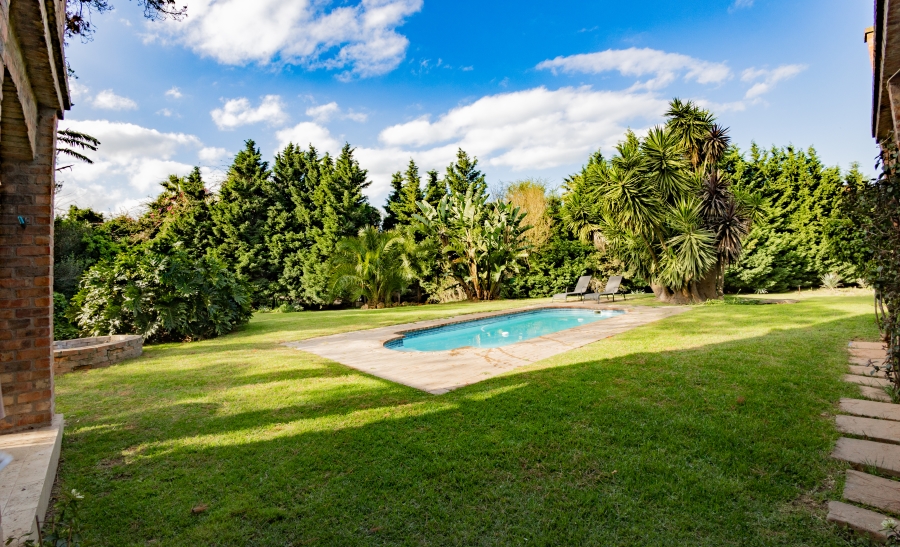 6 Bedroom Property for Sale in Vierlanden Western Cape